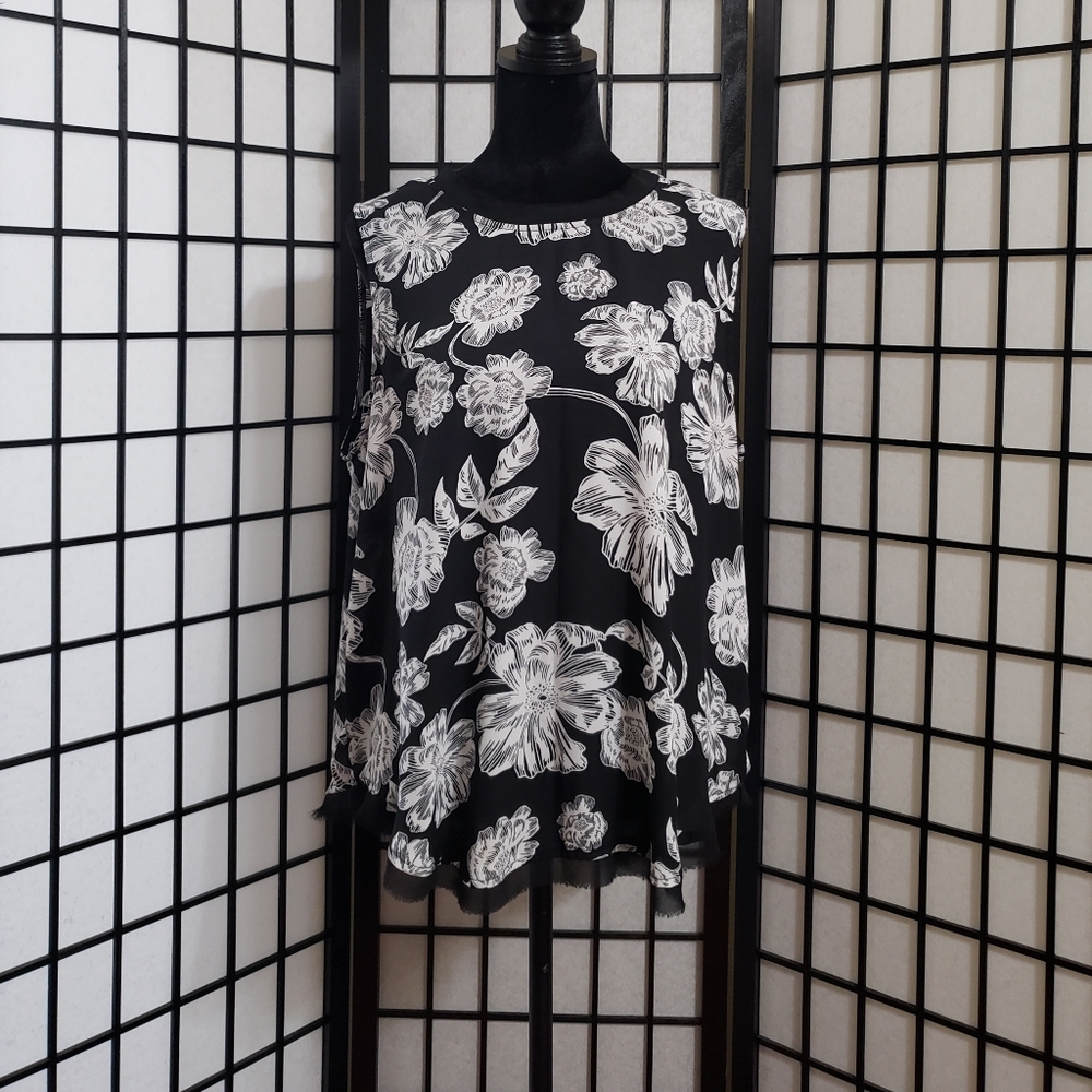 Who What Wear Sleeveless Black White Floral Top Women Size XXL